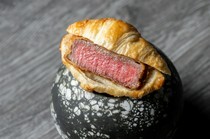 Ushini Kanabou Azabu-juban_Hirewassant - Omi beef fillet wrapped in croissant