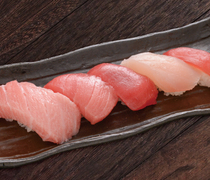Daiki Suisan Kaiten Sushi Dotonbori Branch_Maguro Zukushi - Carefully selected by Daiki Suisan! You can compare different kinds of Tuna. 