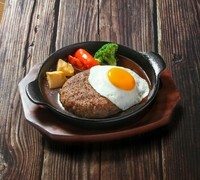 HIDATAKAYAMA MEAT_Hida Takayama Meat Hamburg Steak - The rich taste is a combination of two ingredients.