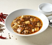 Chuka Izakaya Shanshan Chubo JR55 Bldg. Branch_Rich and Spicy Mapo Tofu - Its richness and stimulating spiciness are addictive.