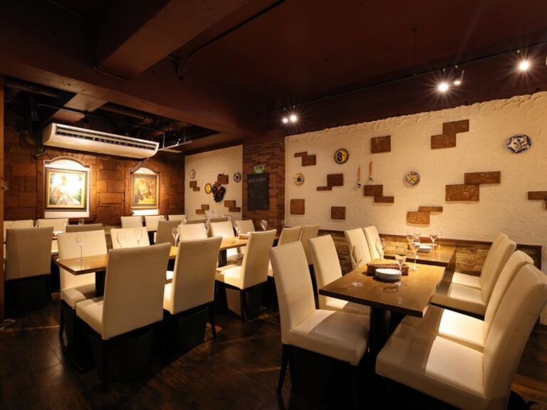 Bistro TOMO_Inside view