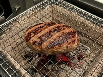 Sangubashi IBUSANA_Ibusana Hamburg Steak - overflowing with the deliciousness of the meat