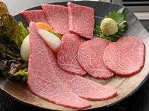 Yakiniku Motoyama Shinjuku Branch_Using only rare quality cuts of beef, "Assortment of three strictly selected cuts of beef"