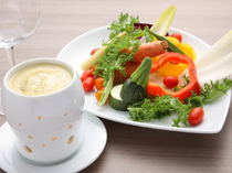 Wine & Food Argento_Bagna Cauda. A dish that features fresh vegetables.