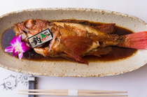 Nizakana Sashimi Shunsai Uminoshiki_Boiled Thornyhead Rockfish (Kinki), a dish overflowing with luxury ingredients