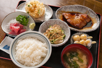Uogashi Maruten Fuji_Lunch of the day with big servings at a reasonable price.