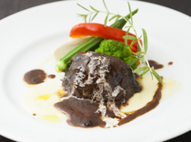 VIN_The tender and carefully-simmered 'Kyushu Beef Cheek Braised in Red Wine'.