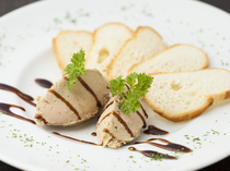 VIN_A foie gras and chicken liver mousse pate, perfect for those who don't normally enjoy liver.