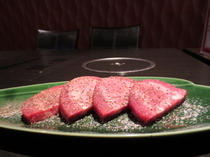 Yakiniku Izakaya Suika_Extra-thick cuts of salted deluxe beef tongue (Japanese beef)