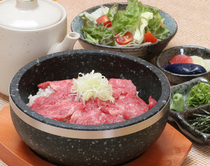 Hidatakayama Hida-Gyu Kyodo-ryori Shusai_Hida Beef Stone-grilled Hitsumabushi - Single 1850 JPY, Lunch set 2050 JPY (including tax)