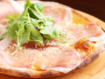 Dining Bar YZ_Made with the finest hand-made dough - our "Dry-Cured Ham Pizza"