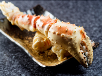Steak Kaisen Teppanyaki Kitakaze_Red King Crab steamed in white wine: enjoy the taste of seafood unique to Hakodate