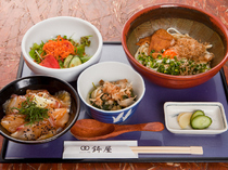 Obanzai Sengyo Hachiya_Loads of volume! We pride ourselves on our "Lunch Set of the Day".