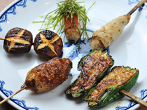 Yakitori Fukusumi Fukuan_Our "Tsukune (meatloaf) Sampler - Five Skewers" is deliciously colorful
