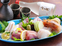 Shunsai Izakaya Furuichi Tsubogin_Assortment of five types of sashimi (sliced raw fish): you must try this dish when you visit our restaurant!