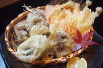 Sakanaya Ichiba Shokudo_Full of the taste of autumn, "Tempura (deep fried) matsutake mushroom"