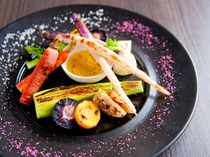 COCOLO - Teppanyaki & Wine_Chef's assortment of grilled seasonal vegetables, accompanied by bagna cauda sauce
