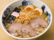 Hakata Chuka Soba Marugen_Special Hakata Chinese Noodle Soup: a lip-smacking double soup of pork bone and seafood.