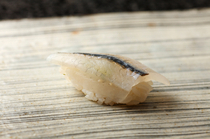 Sushi Kanesaka_Halfbeak light meat enjoyed with a vinegar finish