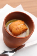 AU GAMIN DE TOKIO_Born from a pinch "Corn Mousse with Fresh Sea Urchin Royale"