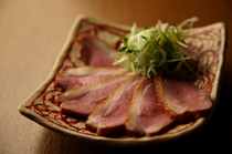 Washubar Kuri_Moderately seasoned and aromatic Duck Bacon makes you want sake