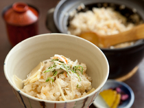 Chiso Kakuta_Seasonal Clay Pot Meal (serves 2): seasonal vegetables are intertwined in this tasty dish.