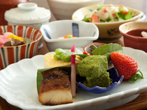 Chiso Kakuta_Four Season Platter: A pleasing mix of healthy organic vegetables.