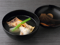 Japanese Restaurant SEIZAN_Shogoin Daikon and Amadai Soup: The secret to this dish is the grilled aroma and the delicious broth.
