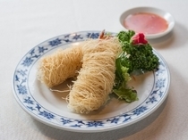 Chinese Restaurant Jukeihanten Yokohama Chukagai Shinkan_Fresh seafood in fried kadaif rolls (two or more): a brand-new crunchy texture.