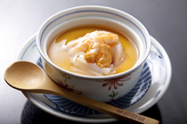 Sohonke Yamako_Seafood chawanmushi (savory steamed egg custard), full of wonderful seafood flavor