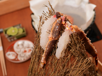 Akasaka Kitafuku_Live Red King Crab Sashimi-offering the freshness of live shellfish