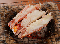 Akasaka Kitafuku_Grilled Red King Crab-rich with the aroma of charcoal, using live red king crab