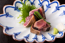 Ginza Ibuki_Flame-seared bonito, with the condensed umami (pleasant savory taste) of both the fatty and lean meat