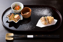 Ginza Ibuki_Beautiful "hassun" (traditionally part of a formal course meal), in which the powdered sugar alludes to powder snow
