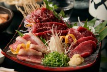 Azabujuban Shimoi_Three kinds of Fresh Raw Horse Meat Assortment - Shipped directly from Kumamoto.