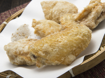 Torisen Ippo_With its crispy skin and juicy inside, the Karaage offers the taste of traditional festival food