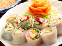 Sha Tom Yum Kung Pochana_A must-order: "Pa Pia Sod (fresh spring roll salad)"