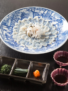 Japanese Cuisine FUKUSHIMA_Our "Fugu Sashimi (raw slices)" is so delicious your chopsticks won't stop moving until the last bite