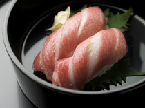 Ryotei Kishokaku_Tuna sushi, made with the head chef's exclusive choice of tuna