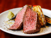 BISTRO CarneSio_Rump steak, the flavor of the lean meat is extracted by charcoal grilling