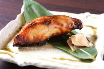 Washoku to Tempura Zefu_Thick slices of Kyoto-style grilled sablefish, prepared carefully, one slice at a time
