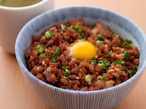 Nishi Azabu Bancho_Soboro-don, a rice bowl in which the egg yolk and yakitori sauce are key