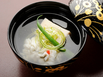 Kitazuien_Nimonowan, a soup rich in savory flavor, prepared with care from the stock onward
