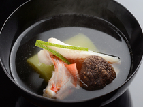 Japanese Restaurant Tagetsu_Kinki Bowl - A main bowl of kaiseki (course menu). Enjoy seasonal fresh fish from autumn to winter.