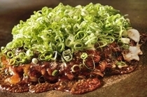 Okonomiyaki Kiji Shinagawa_Sujiyaki (grilled beef tendon)  - stewed fibrous meat is mixed in the dough. Crispy on the outside and soft on the inside.