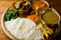 Nepalico Komazawa branch_Non-vegetarian dal bhat - You will definitely be satisfied with the chicken curry that comes along with it
