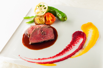 Restaurant Aida_Main course of "Shimane Katsube brand black Wagyu (Japanese beef) grilled in Perigueux sauce"