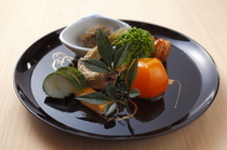 Aji Fukushima_Appetizer platter - A vivid dish that allows you to feel the powerful winds of spring