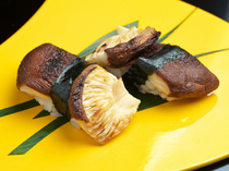 Kagayasuke Main Branch_The "Shiitake no Nigiri" (Shiitake Mushroom Sushi) is lightly seasoned to bring out original flavors.