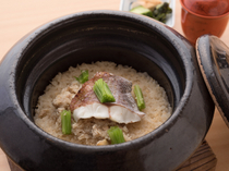 Ginza Ishizuka_Sample from course: "Claypot sea bream rice" - Have your fill of the aroma of this freshly-cooked dish as well!